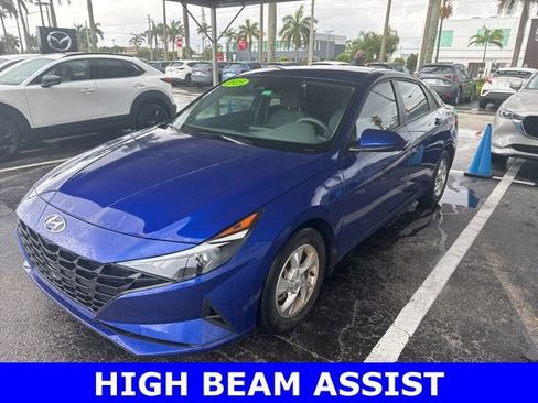 Used 2023 Hyundai Elantra SE FWD image 4