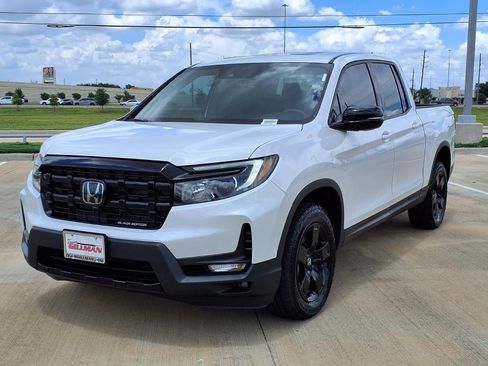 Used 2025 Honda Ridgeline Black Edition image 4