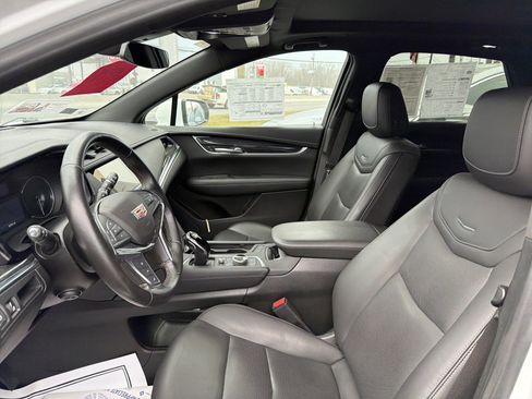 Used 2022 Cadillac XT5 Premium Luxury image 11