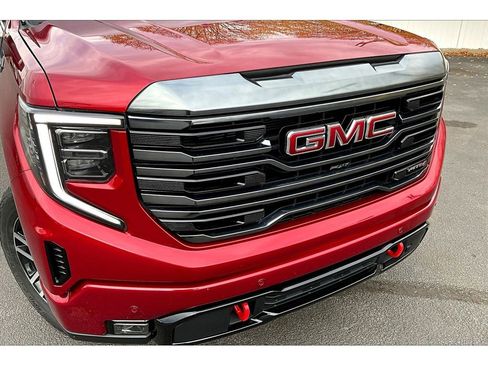 Used 2024 GMC Sierra 1500 AT4 w/ Technology Package image 33