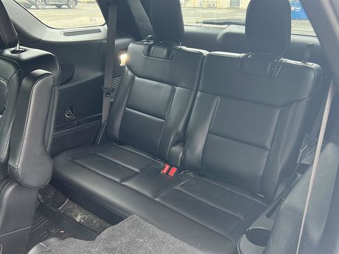 Used 2020 Ford Explorer XLT w/ Equipment Group 202A AWD/4WD image 9