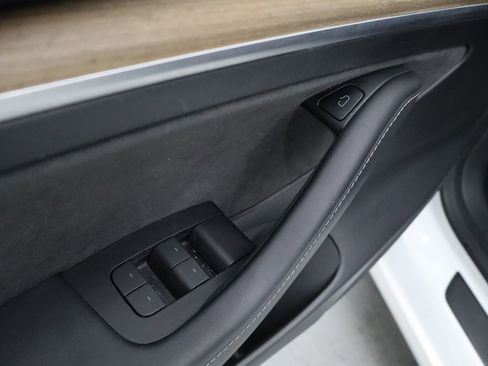 Used 2023 Tesla Model 3 Standard Range image 15