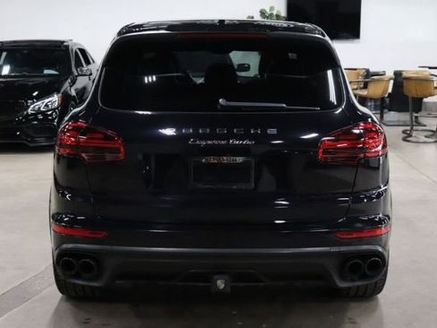 Used 2017 Porsche Cayenne Turbo AWD/4WD image 4