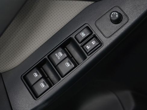 Used 2015 Subaru Forester 2.5i Limited image 22