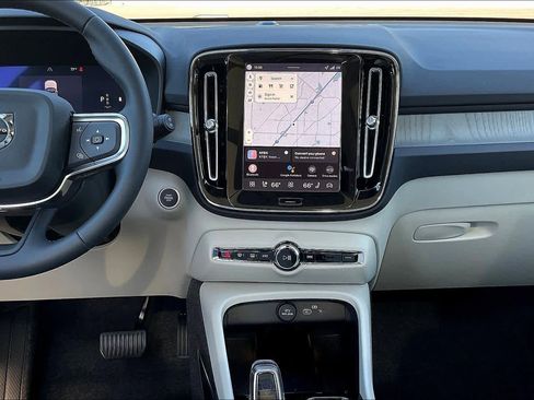 New 2026 Volvo XC40 B5 Plus w/ Protection Package Premier image 9