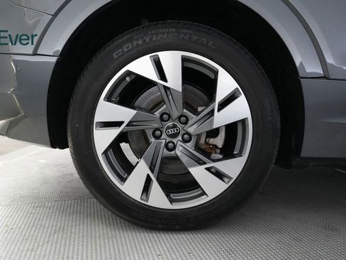 Used 2022 Audi e-tron Premium w/ Convenience Plus Package AWD/4WD image 22
