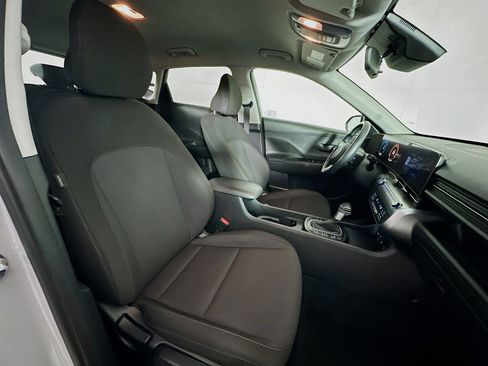 Used 2025 Hyundai Kona SEL image 29