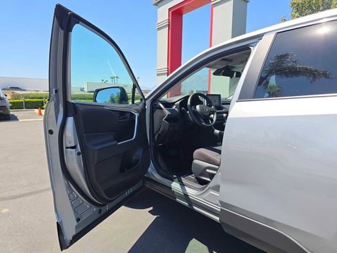Certified 2025 Toyota RAV4 LE FWD image 21