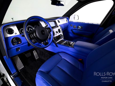 Used 2024 Rolls-Royce Cullinan AWD/4WD image 4