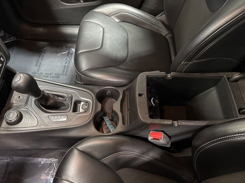 Used 2020 Jeep Cherokee Latitude Plus w/ Cold Weather Group image 23