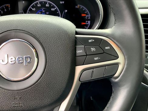 Used 2018 Jeep Grand Cherokee Limited AWD/4WD image 25