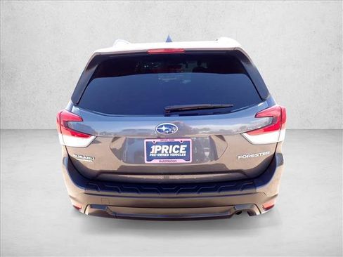 Used 2020 Subaru Forester Premium AWD/4WD image 3