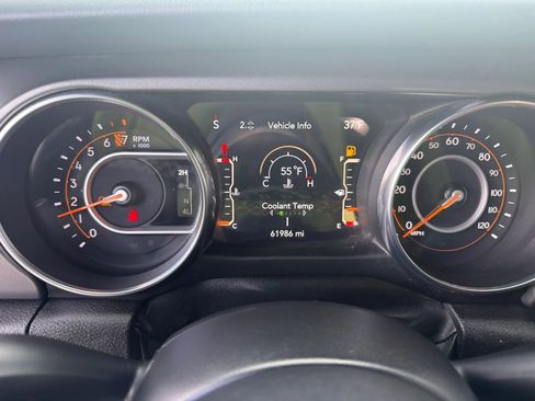 Used 2023 Jeep Gladiator Rubicon w/ LED Lighting Group AWD/4WD image 8