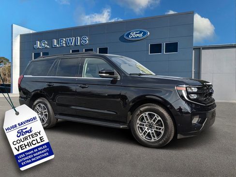 New 2025 Ford Expedition Active image 1