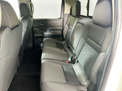 Used 2025 Nissan Frontier SV w/ SV Convenience Package image 22