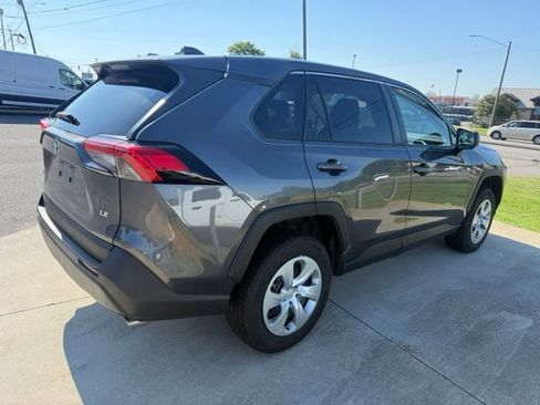 Used 2022 Toyota RAV4 LE FWD image 7