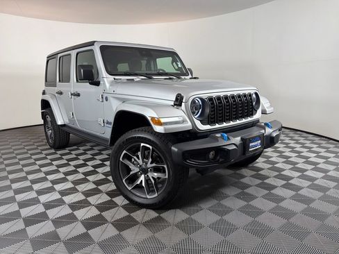 Used 2024 Jeep Wrangler Unlimited w/ Convenience Group AWD/4WD image 1