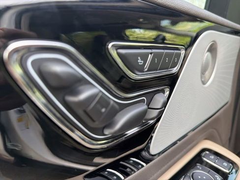 Used 2023 Lincoln Aviator Reserve w/ Equipment Group 201A image 12