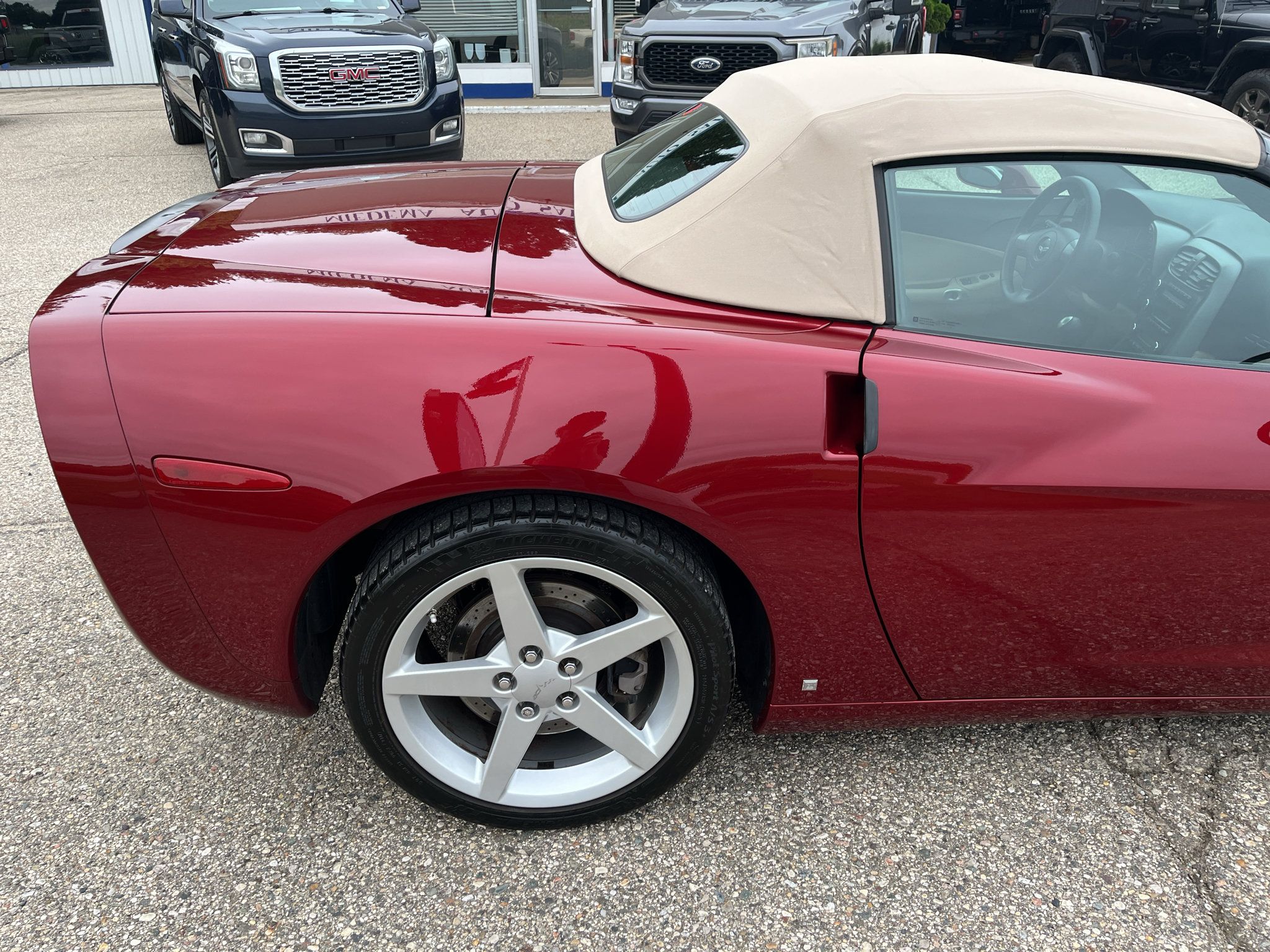 Used 2006 Chevrolet Corvette Convertible w/ Performance Package RWD image 11