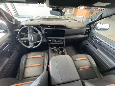 Used 2025 GMC Sierra 1500 AT4 w/ Technology Package AWD/4WD image 14