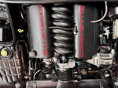 Used 2000 Chevrolet Corvette Coupe w/ Memory Pkg image 26