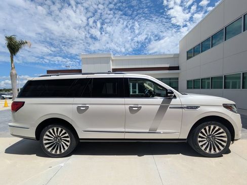 Used 2019 Lincoln Navigator L Reserve AWD/4WD image 5