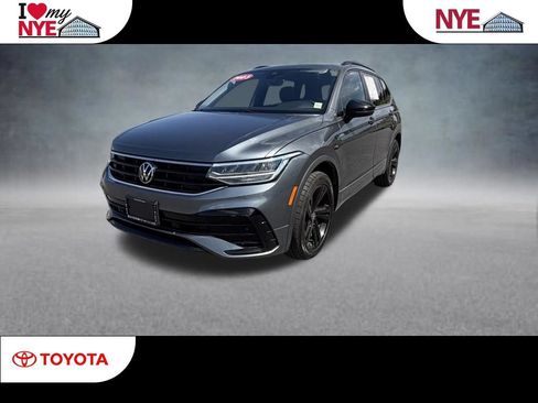 Used 2023 Volkswagen Tiguan SE R-Line AWD/4WD image 1
