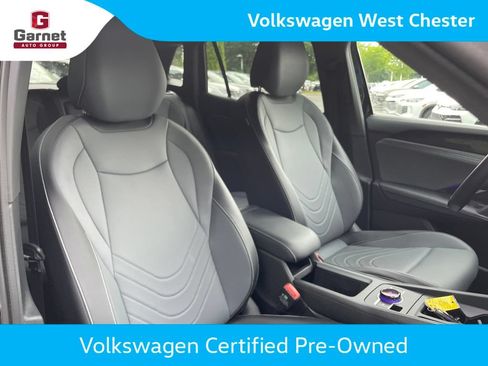 Certified 2025 Volkswagen Tiguan SE R-Line AWD/4WD image 42