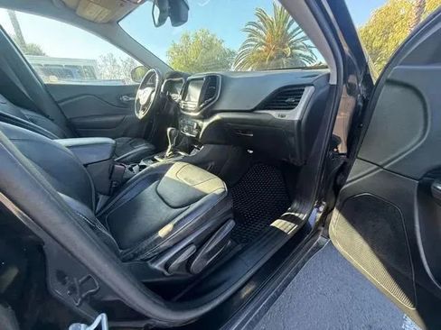 Used 2015 Jeep Cherokee Limited w/ Luxury Group FWD image 10