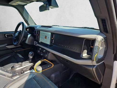 Used 2023 Ford Bronco Badlands image 21