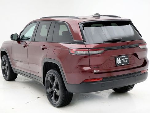 Used 2024 Jeep Grand Cherokee Altitude image 6