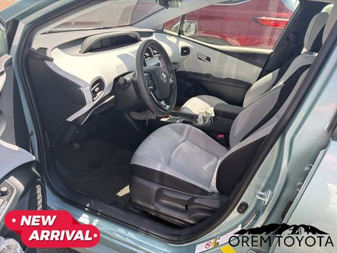 Used 2021 Toyota Prius LE AWD/4WD image 5