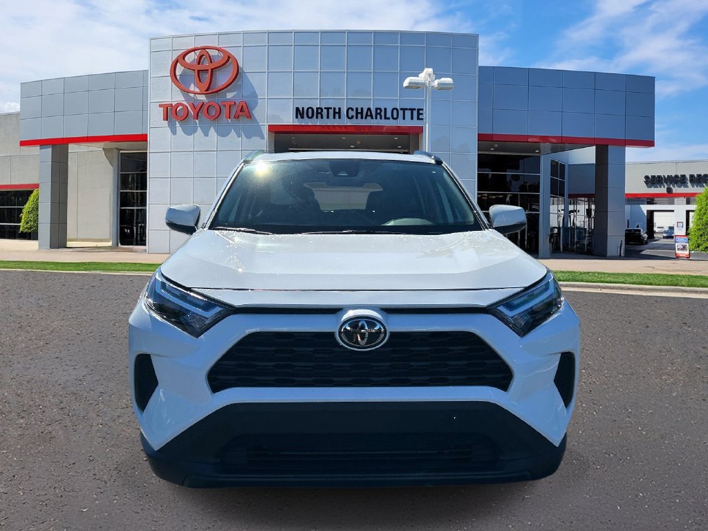 Used 2025 Toyota RAV4 XLE w/ Convenience Package FWD image 3
