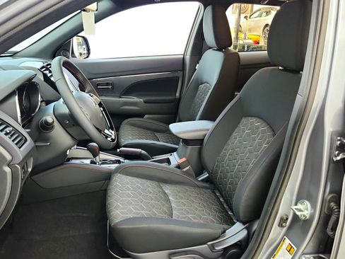 Used 2025 Mitsubishi Outlander Sport AWD image 21