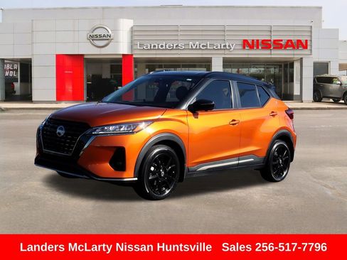 Used 2023 Nissan Kicks SR w/ SR Premium Package image 9