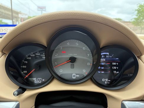 Used 2015 Porsche Cayman S image 31