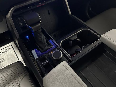 Used 2025 Toyota Tundra Limited image 42