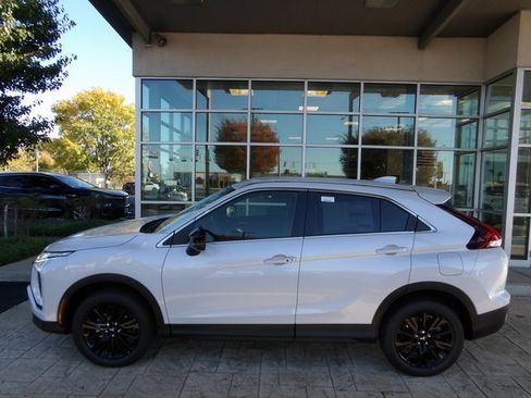 New 2026 Mitsubishi Eclipse Cross LE image 4