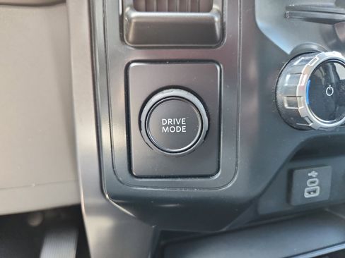 Used 2025 Ford F150 XLT w/ Equipment Group 301A Standard RWD image 22