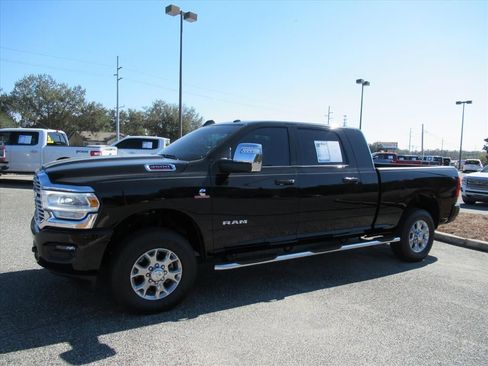 Used 2024 RAM 3500 Laramie AWD/4WD image 3