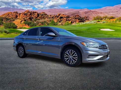 Used 2021 Volkswagen Jetta S image 2