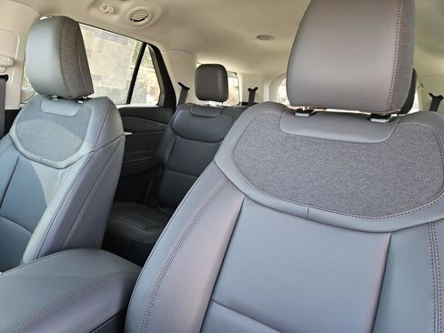 New 2025 Ford Explorer Active w/ Active Comfort Package image 23