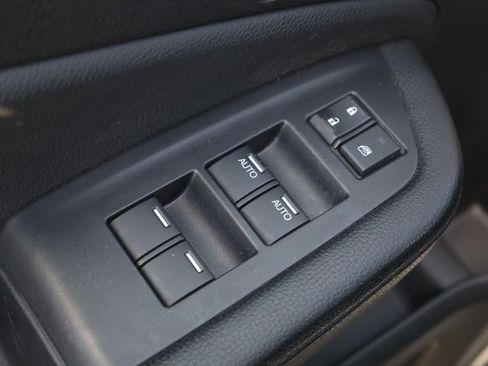 Used 2018 Honda Pilot Touring image 11