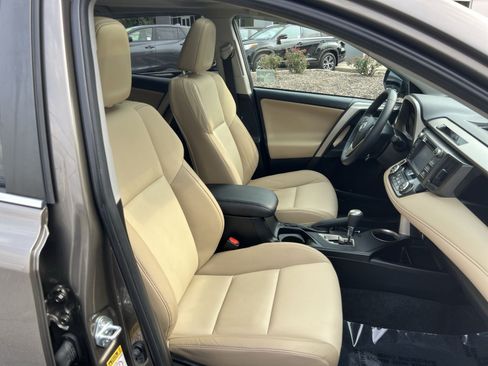 Used 2015 Toyota RAV4 Limited AWD/4WD image 27