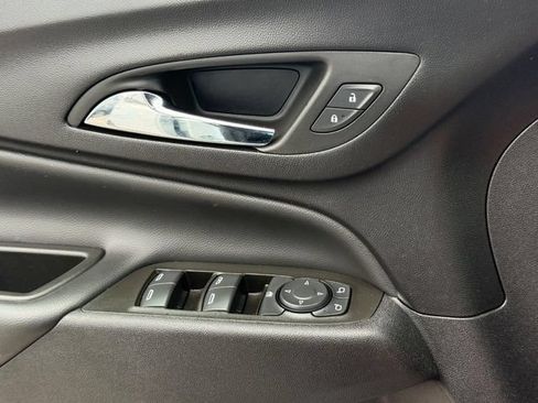 Used 2024 Chevrolet Equinox LT w/ LPO, Floor Liner Package FWD image 22