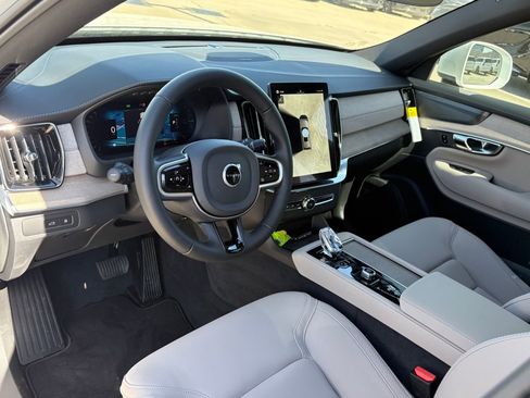 New 2026 Volvo XC90 T8 Plus image 14
