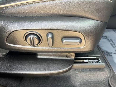 Used 2022 Chevrolet Traverse Premier image 18