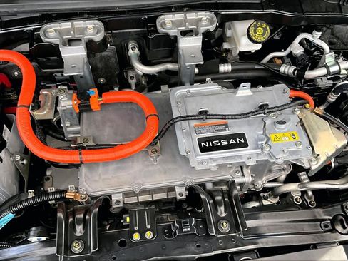 Used 2023 Nissan Ariya FWD image 32