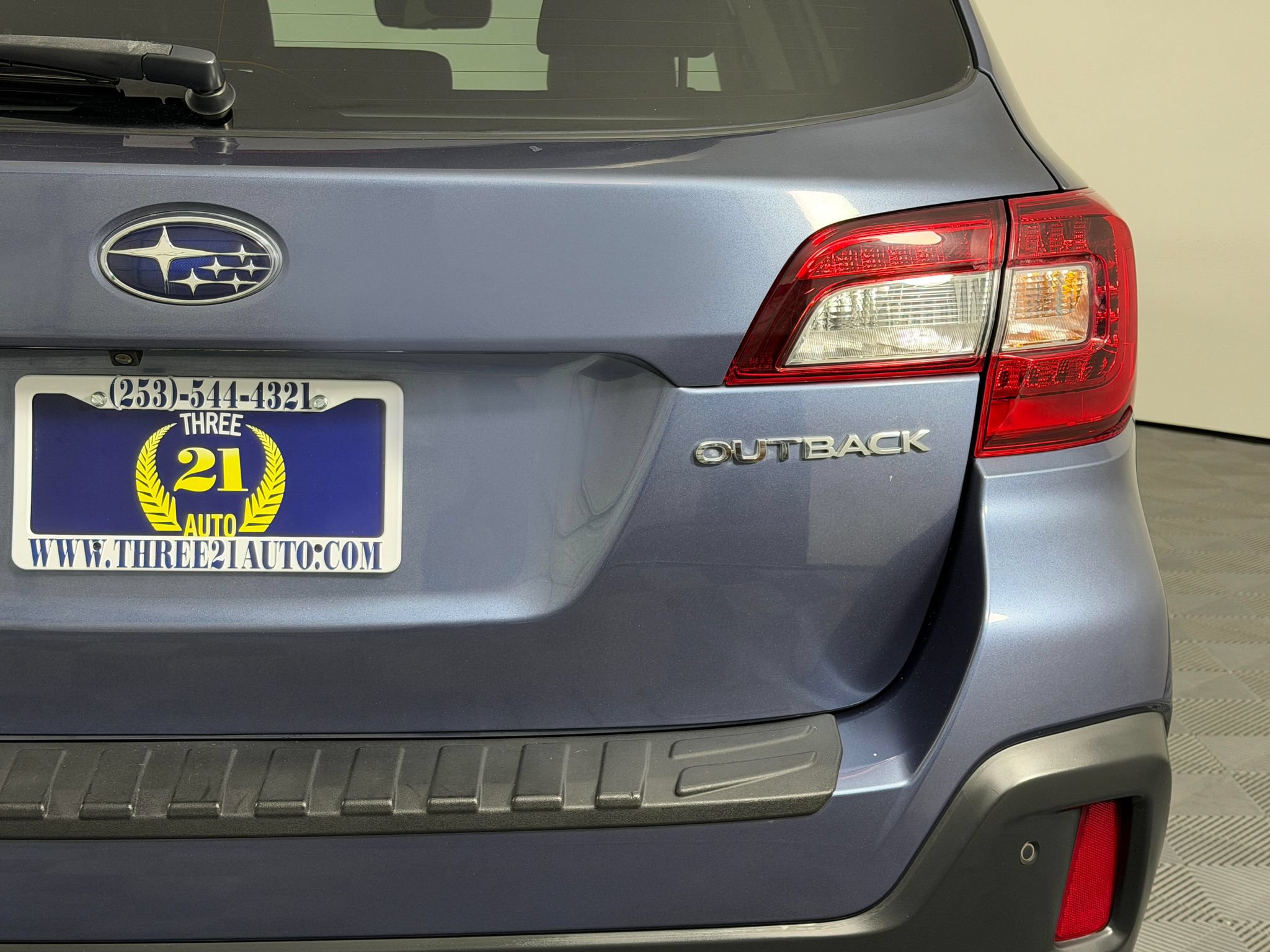 Used 2018 Subaru Outback 2.5i Limited AWD/4WD image 11