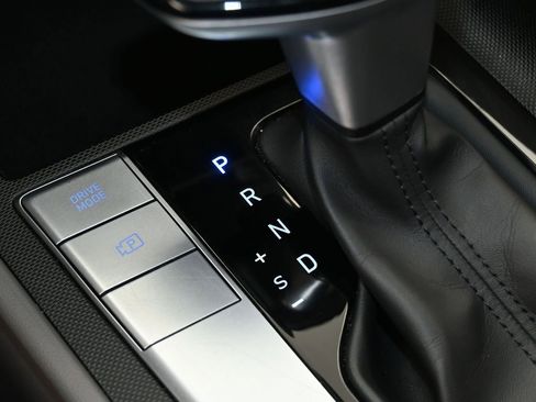 Used 2024 Hyundai Elantra SEL image 27